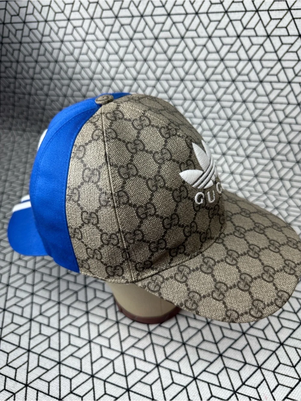 Gucci x adidas Double Sided Baseball Cap Blue/Beige size Large